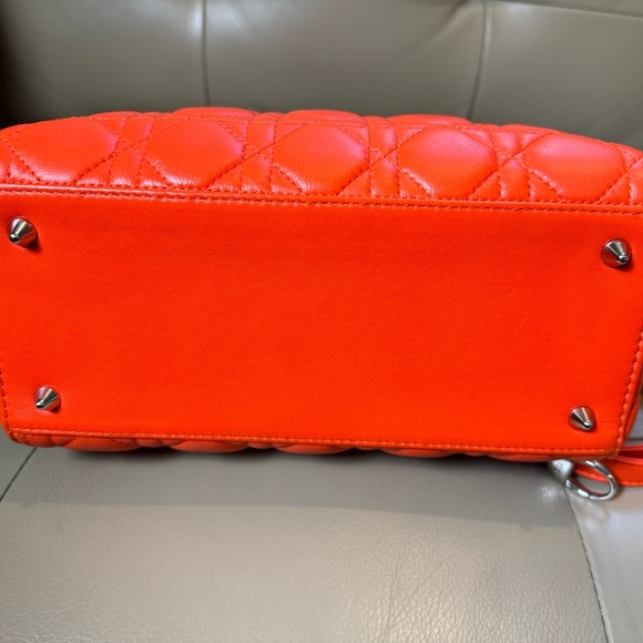 Sold x Christian Dior classic Lady Dior medium - Picture 6 of 14